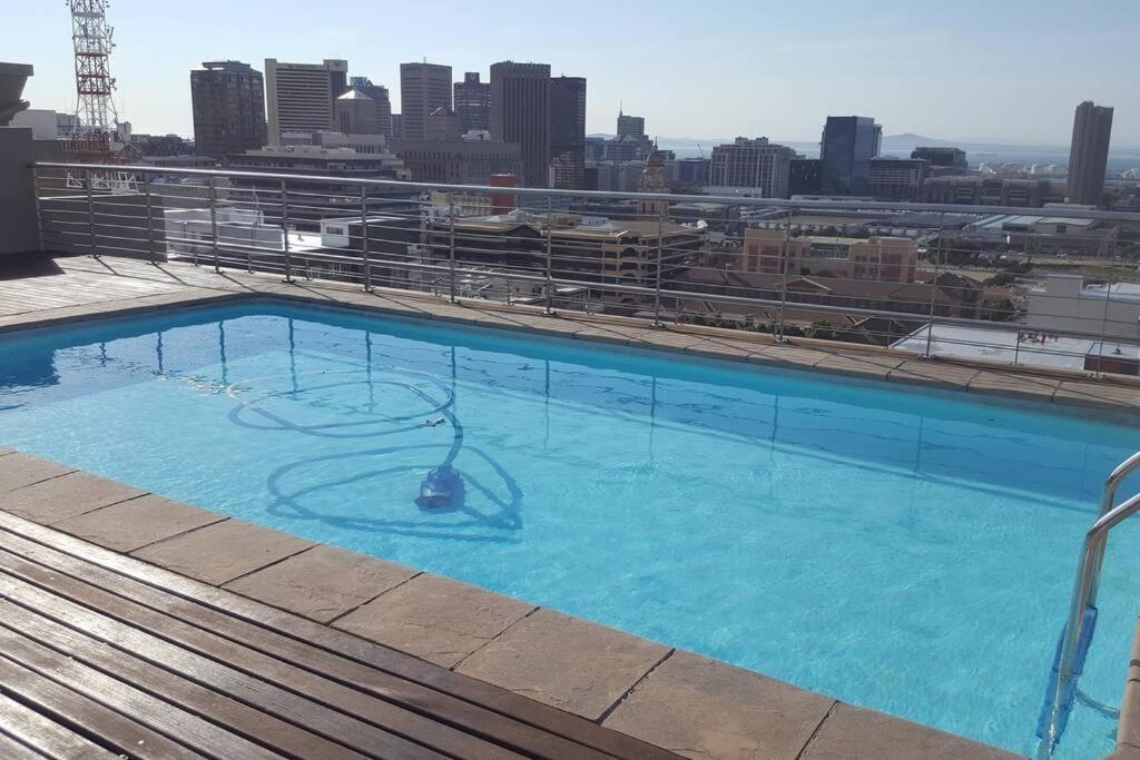 케이프타운 Four Seasons 818- Spacious Cbd Studio - Onsite Parking, Gym & Rooftop Pool 아파트 외부 사진