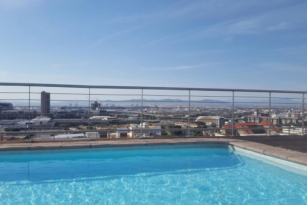 케이프타운 Four Seasons 818- Spacious Cbd Studio - Onsite Parking, Gym & Rooftop Pool 아파트 외부 사진