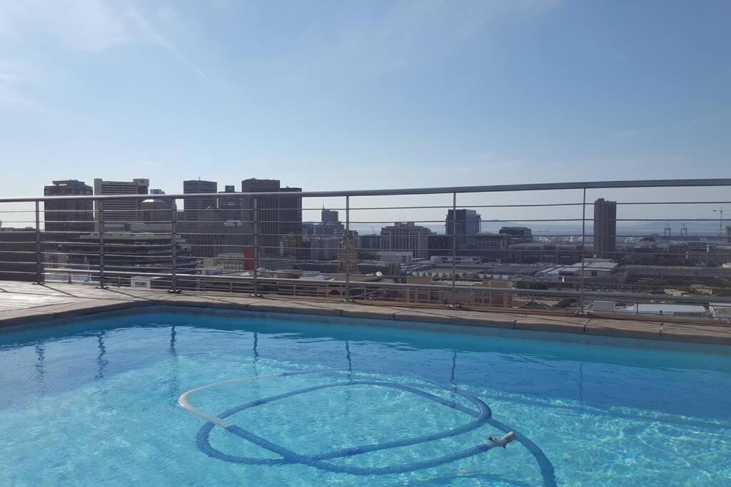 케이프타운 Four Seasons 818- Spacious Cbd Studio - Onsite Parking, Gym & Rooftop Pool 아파트 외부 사진