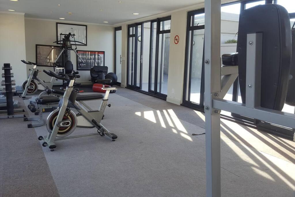 케이프타운 Four Seasons 818- Spacious Cbd Studio - Onsite Parking, Gym & Rooftop Pool 아파트 외부 사진